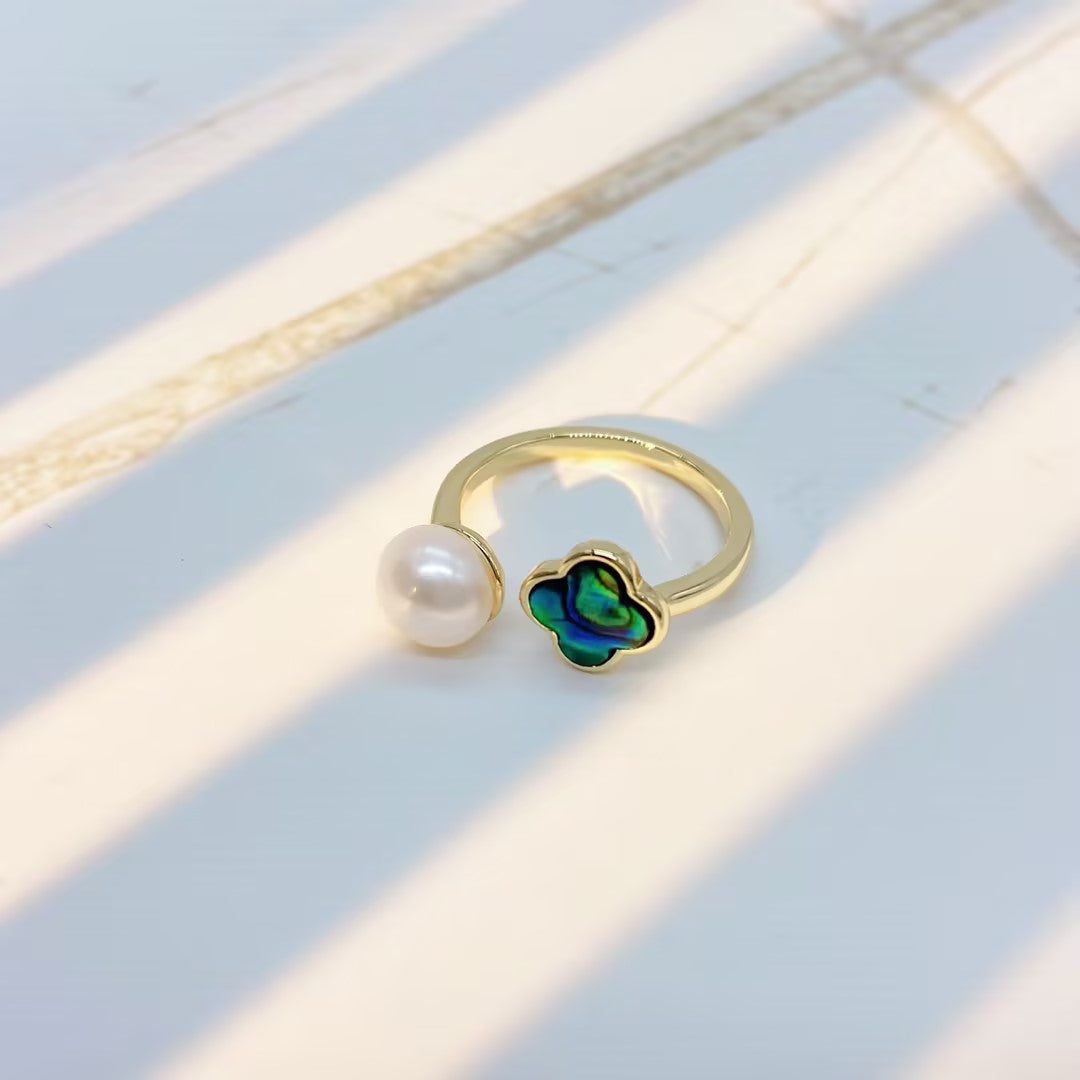 Lucky clover pearl ring