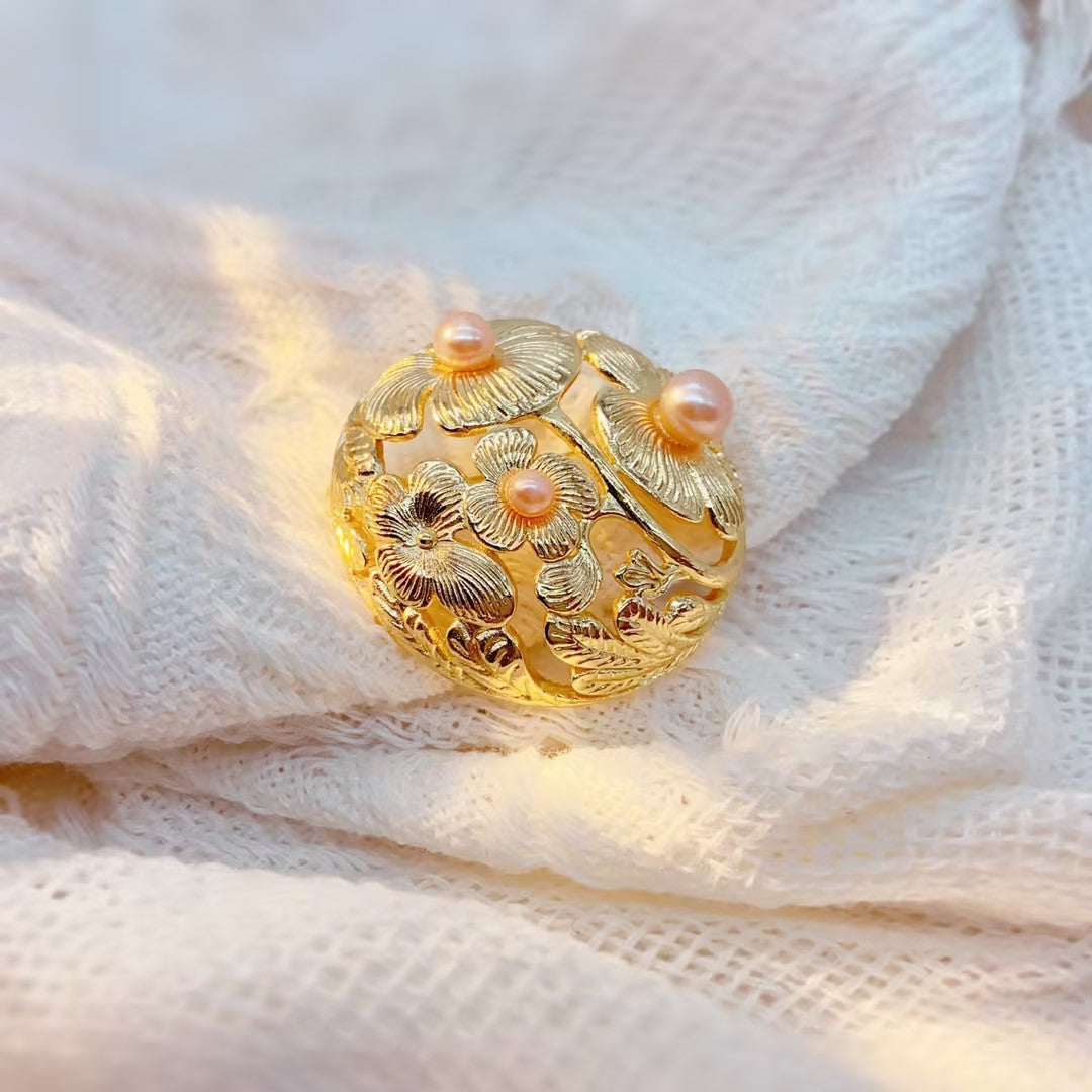 Flower Dome Pearl Brooch